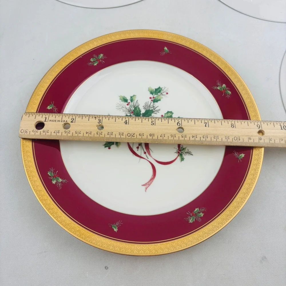 Mikasa Palatial Holly Gold Salad Dessert Plate Set of 4 Red Gold Trim Holidays